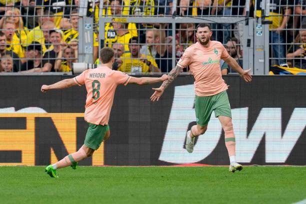 1661033380820094398.jpg 1242612986-612x612.jpg