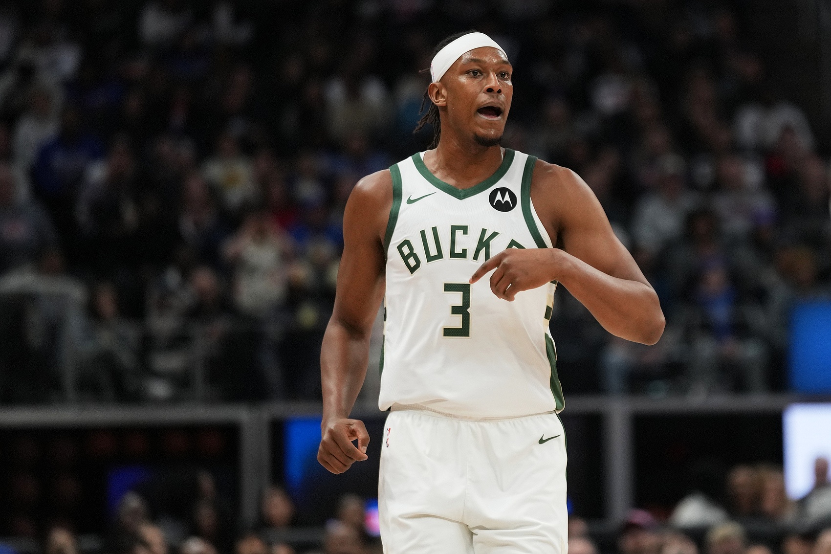 mk体育官网-表现不俗！特纳半场9投5中&amp;罚球2中2 得到12分6板4帽